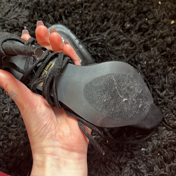 Size 8 Fashion Nova heels - Picture 5 of 6